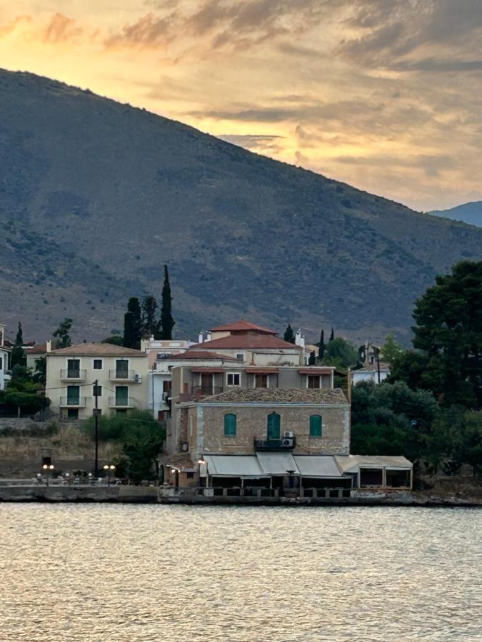 Malta House In Galaxidi Villa Bagian luar foto
