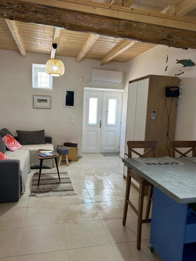 Malta House In Galaxidi Villa Bagian luar foto