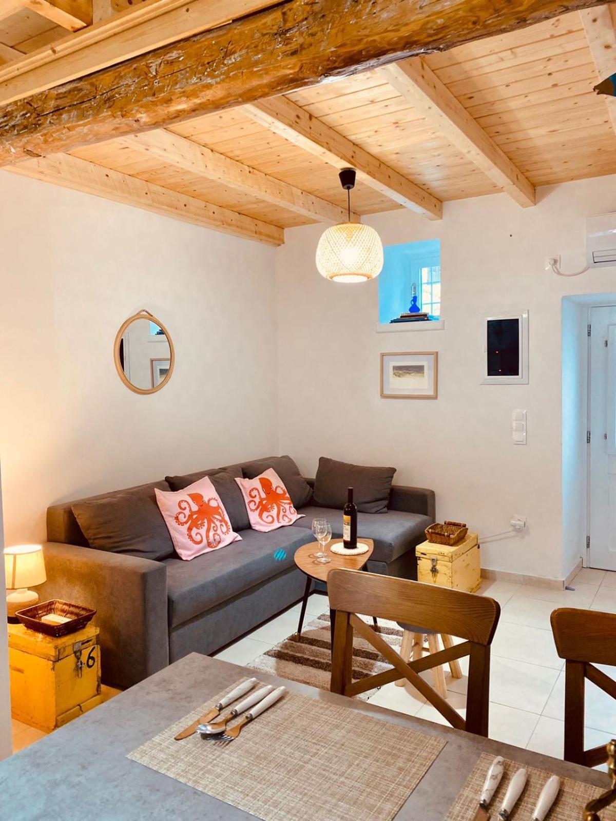 Malta House In Galaxidi Villa Bagian luar foto